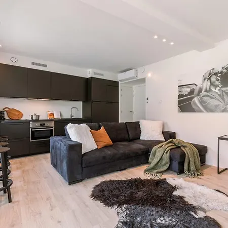 Apartment Renovated On Location In