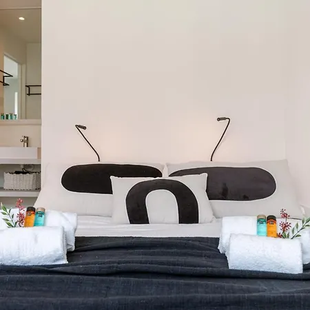 Renovated On Location In Apartment *