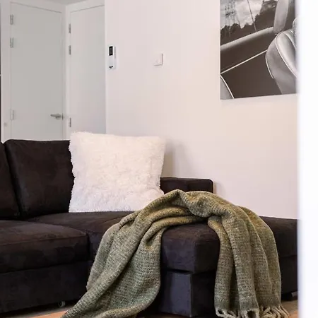 Renovated On Location In Apartment